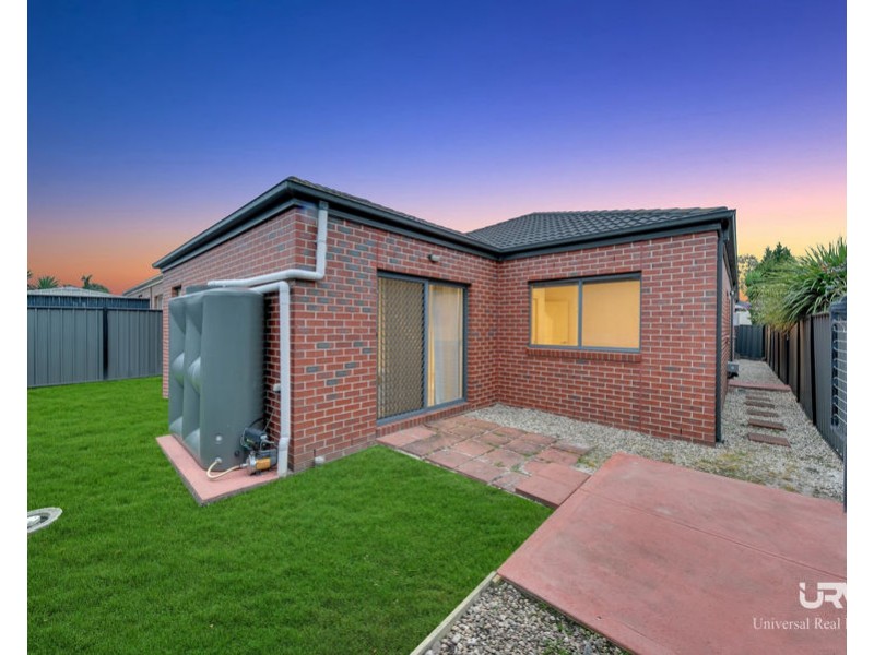 14 Rosleigh Drive, Craigieburn VIC 3064