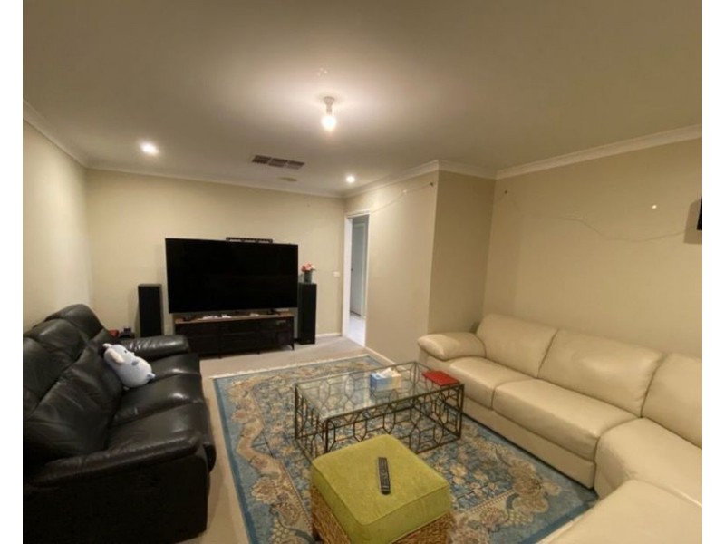 32 Gateshead St, Craigieburn VIC 3064