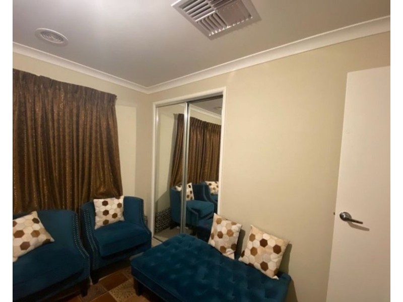 32 Gateshead St, Craigieburn VIC 3064