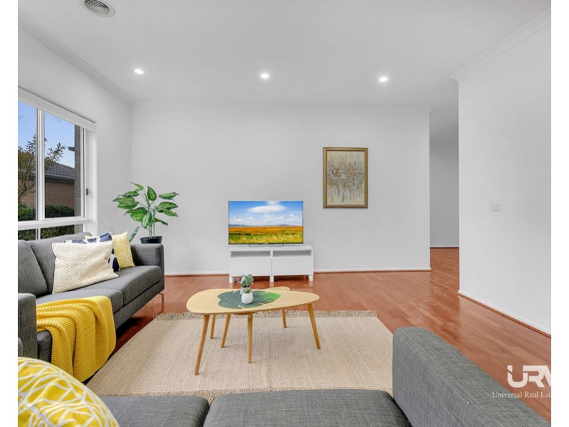 32 Ben Loman Circuit, Craigieburn VIC 3064