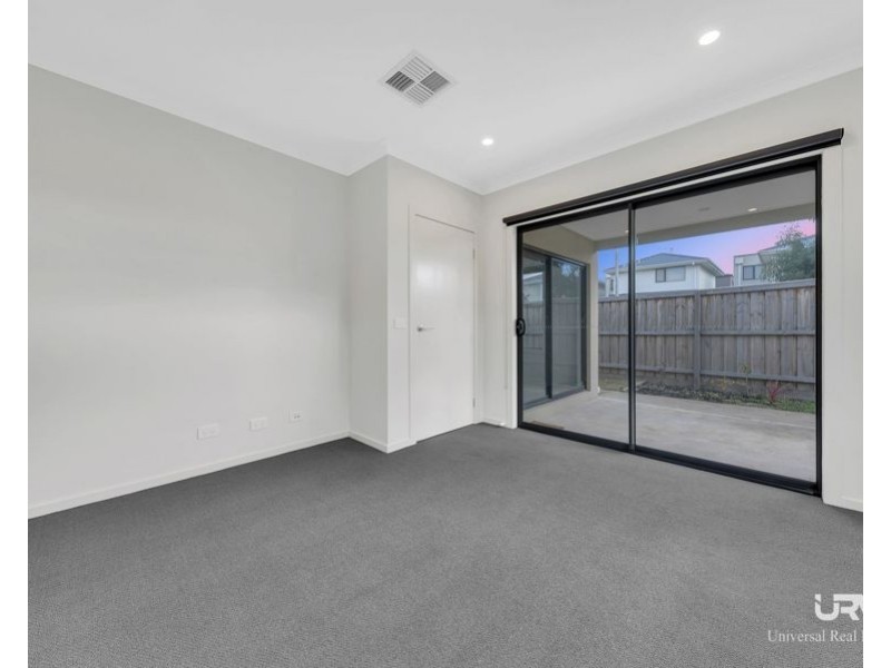 50 Brossard Rd, Mickleham VIC 3064