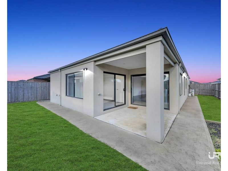 50 Brossard Rd, Mickleham VIC 3064