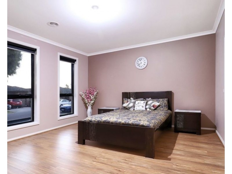 24 Black Range Avenue, Craigieburn VIC 3064