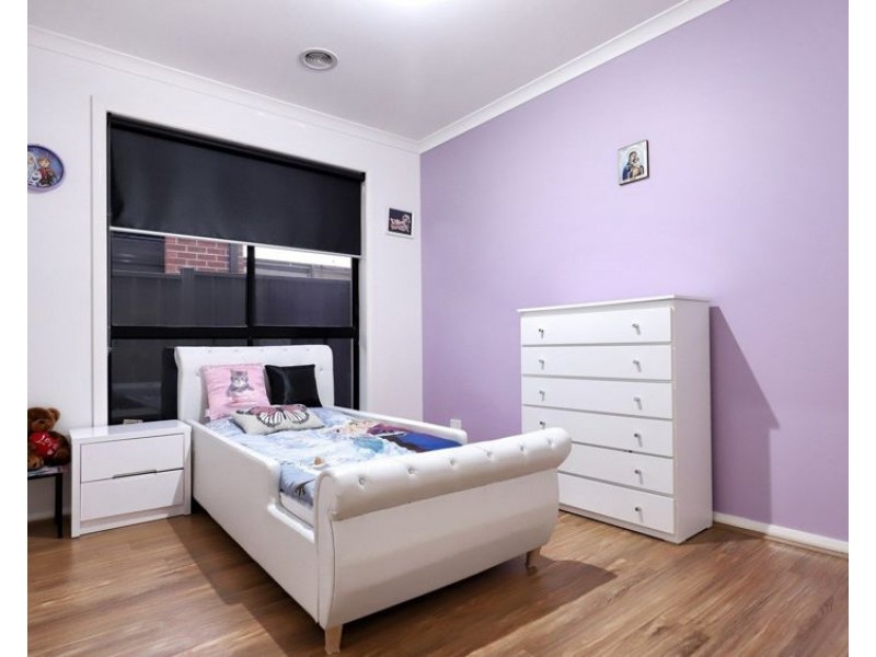 24 Black Range Avenue, Craigieburn VIC 3064