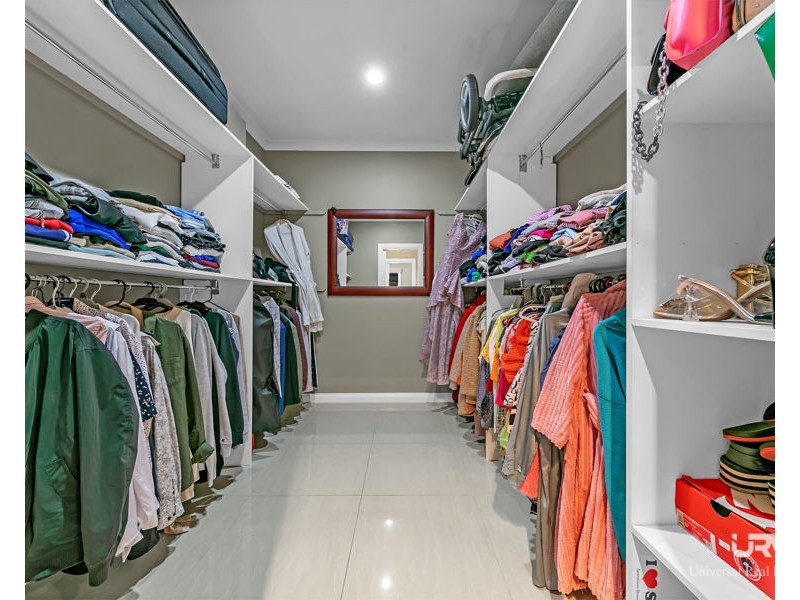 8 Dashing Rd, Craigieburn VIC 3064