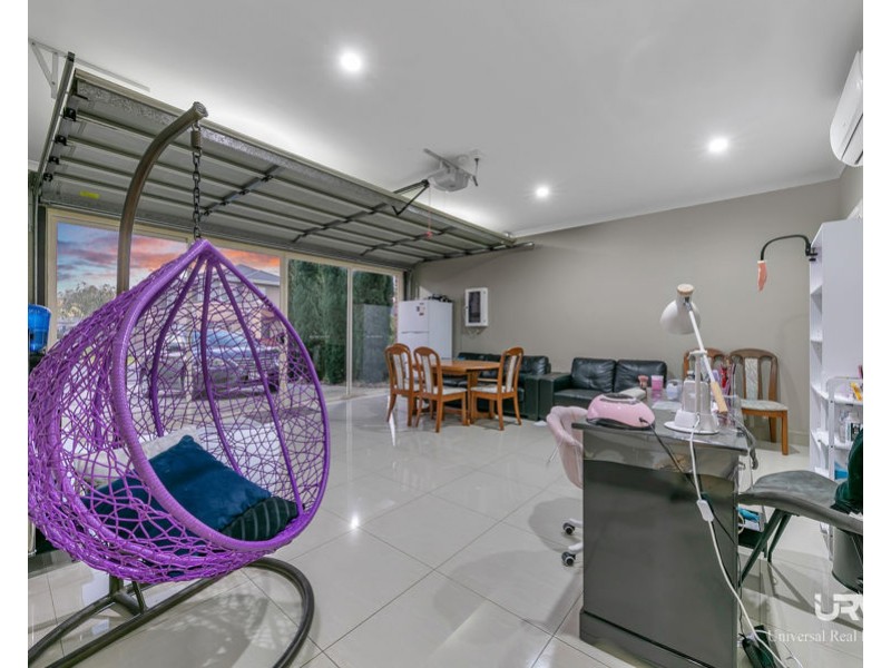 8 Dashing Rd, Craigieburn VIC 3064