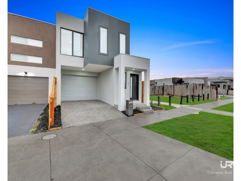 32 Hockley Avenue, Mickleham VIC 3064