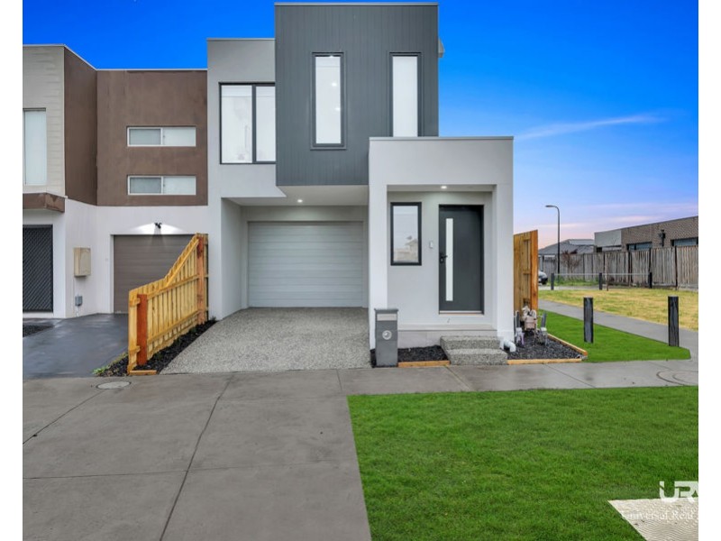 32 Hockley Avenue, Mickleham VIC 3064