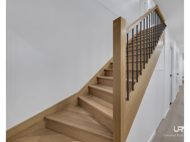 32 Hockley Avenue, Mickleham VIC 3064