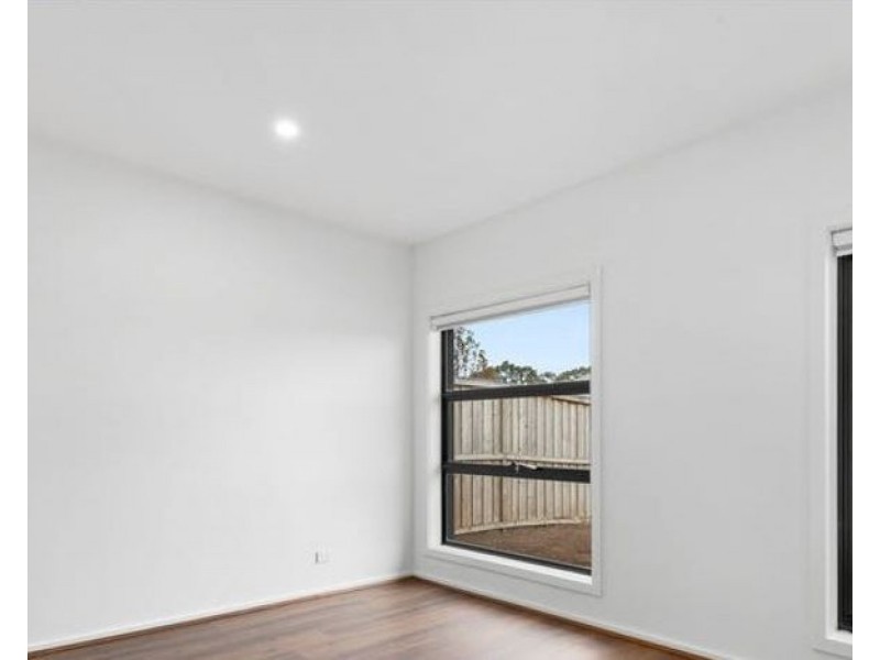 6 Kane Drive, St Leonards VIC 3223