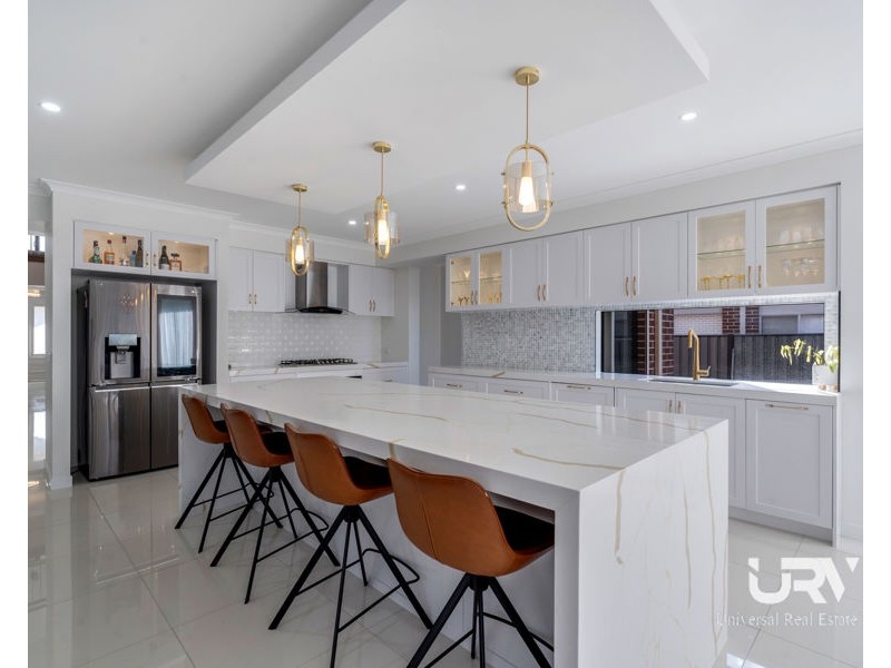 4 Clopton Rise, Craigieburn VIC 3064