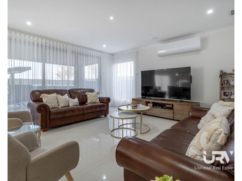 4 Clopton Rise, Craigieburn VIC 3064