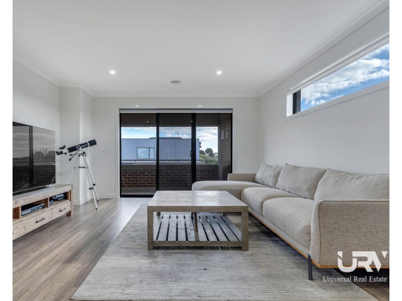 4 Clopton Rise, Craigieburn VIC 3064