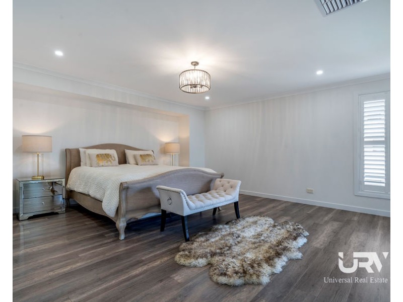 4 Clopton Rise, Craigieburn VIC 3064