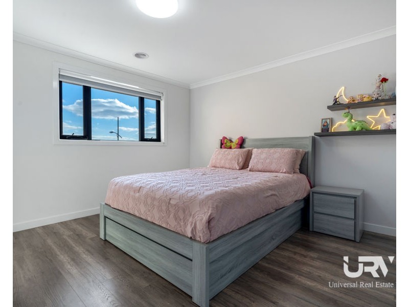 4 Clopton Rise, Craigieburn VIC 3064
