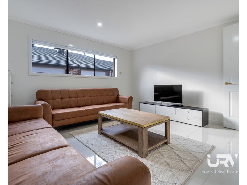 4 Clopton Rise, Craigieburn VIC 3064