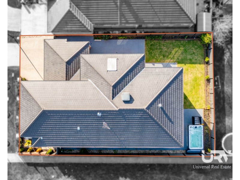 4 Clopton Rise, Craigieburn VIC 3064