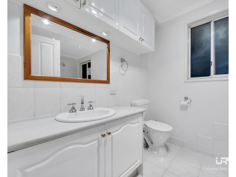 8 Farnborough Avenue, Craigieburn VIC 3064