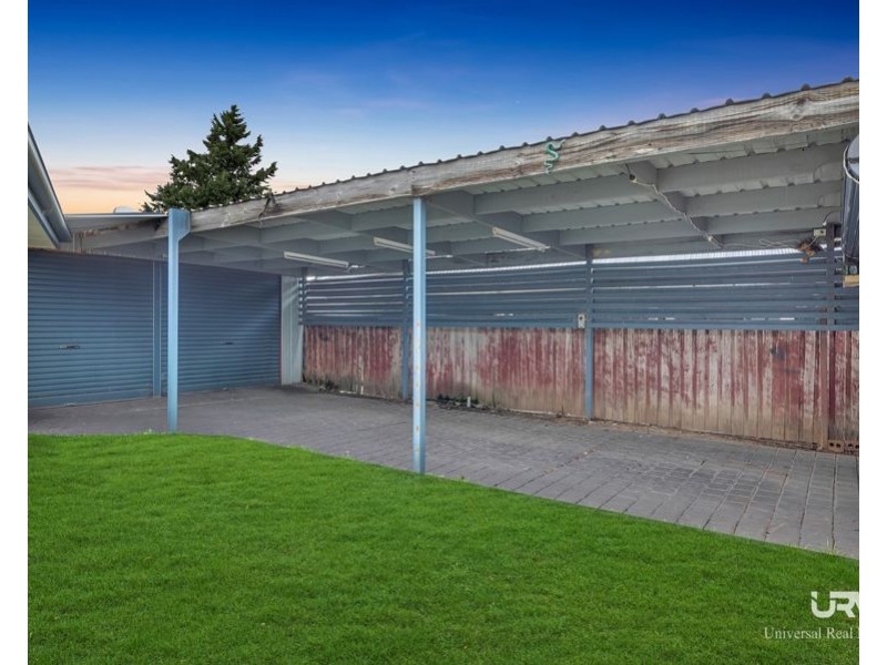 8 Farnborough Avenue, Craigieburn VIC 3064