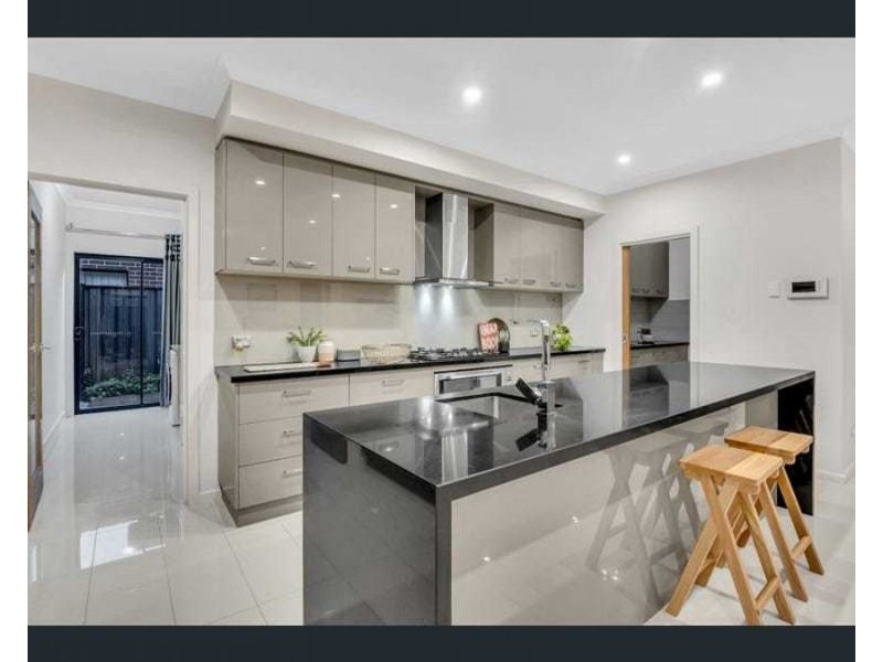 17 Escapade Boulevard, Craigieburn VIC 3064