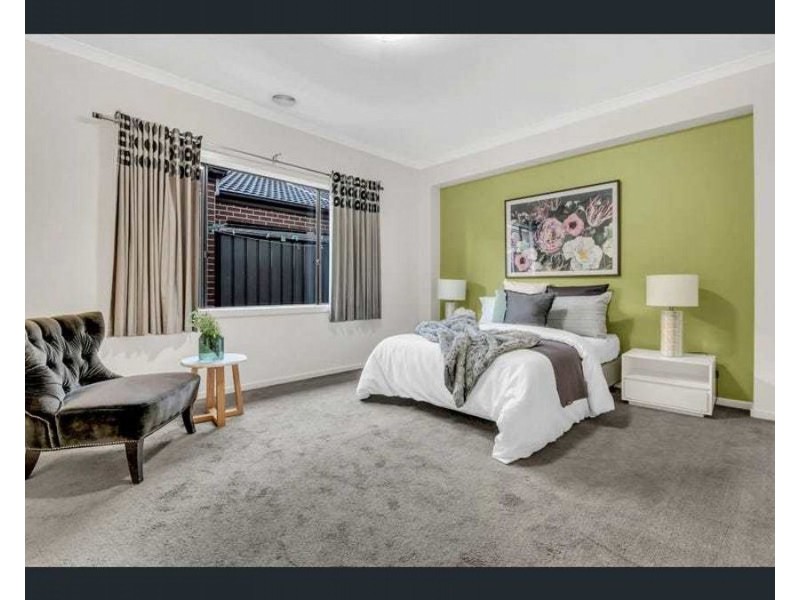 17 Escapade Boulevard, Craigieburn VIC 3064
