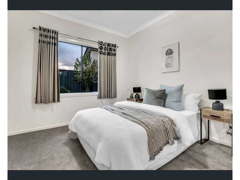 17 Escapade Boulevard, Craigieburn VIC 3064