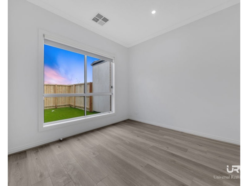 29 Huntingtower Avenue, Mickleham VIC 3064