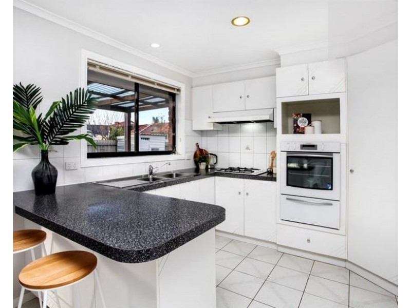 4 Zennor Court, Craigieburn VIC 3064