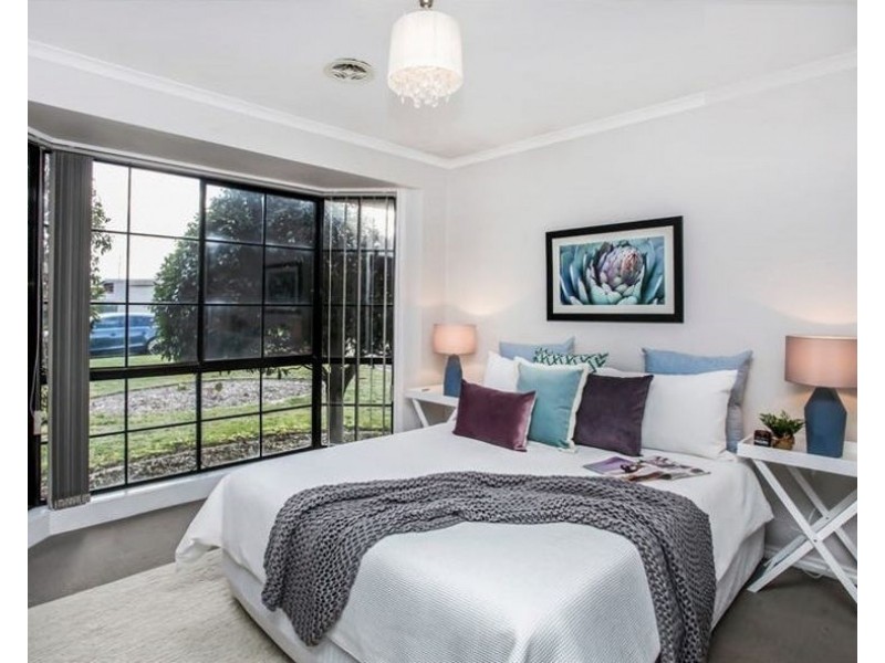 4 Zennor Court, Craigieburn VIC 3064