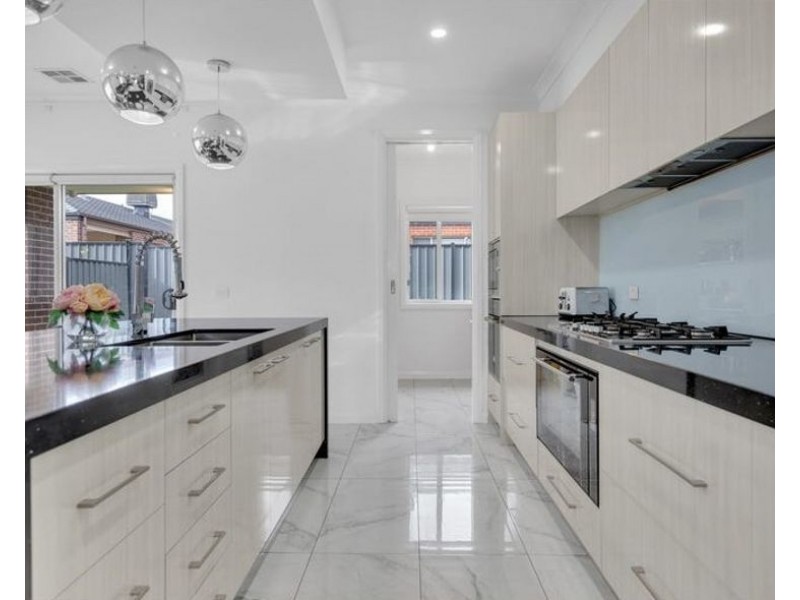 4 Olivetree Loop, Craigieburn VIC 3064