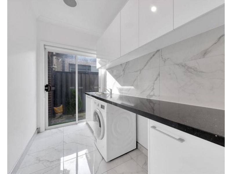 4 Olivetree Loop, Craigieburn VIC 3064