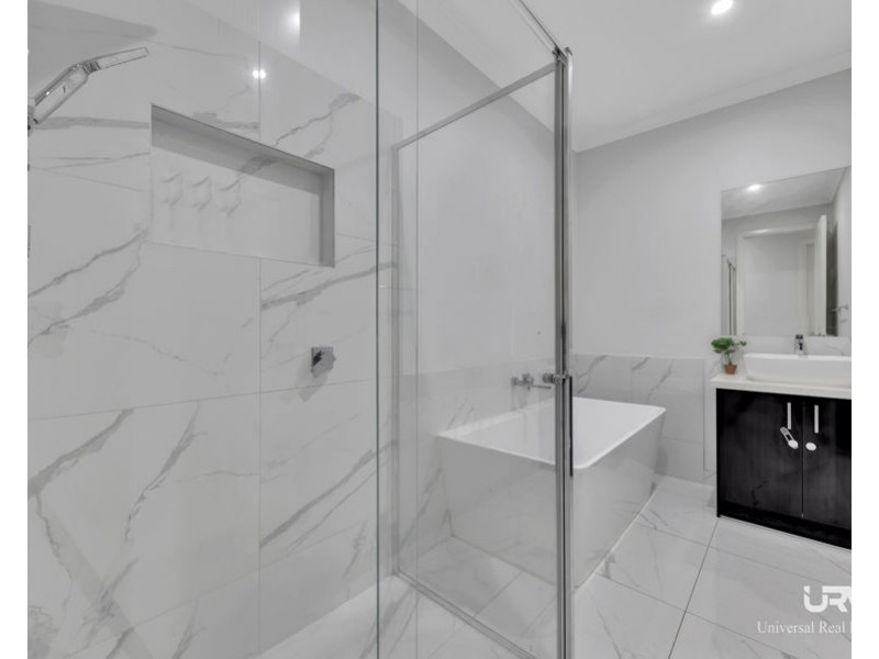 24 Akram Way, Rockbank VIC 3335