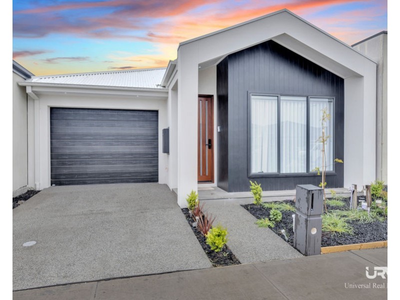 6 Wallowa Street, Mickleham VIC 3064