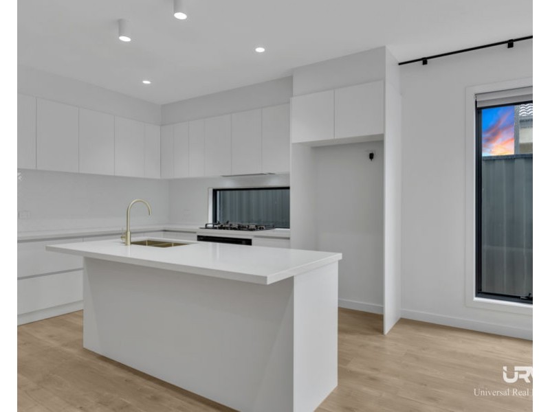 6 Wallowa Street, Mickleham VIC 3064