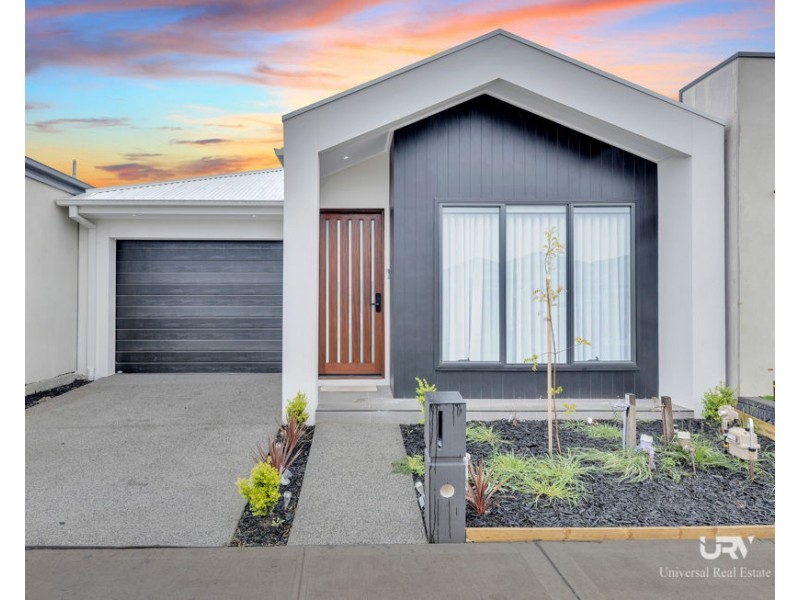 6 Wallowa Street, Mickleham VIC 3064