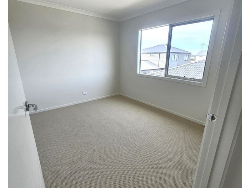 12 Aubergine Road, Mickleham VIC 3064