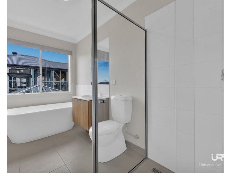 12 Aubergine Road, Mickleham VIC 3064