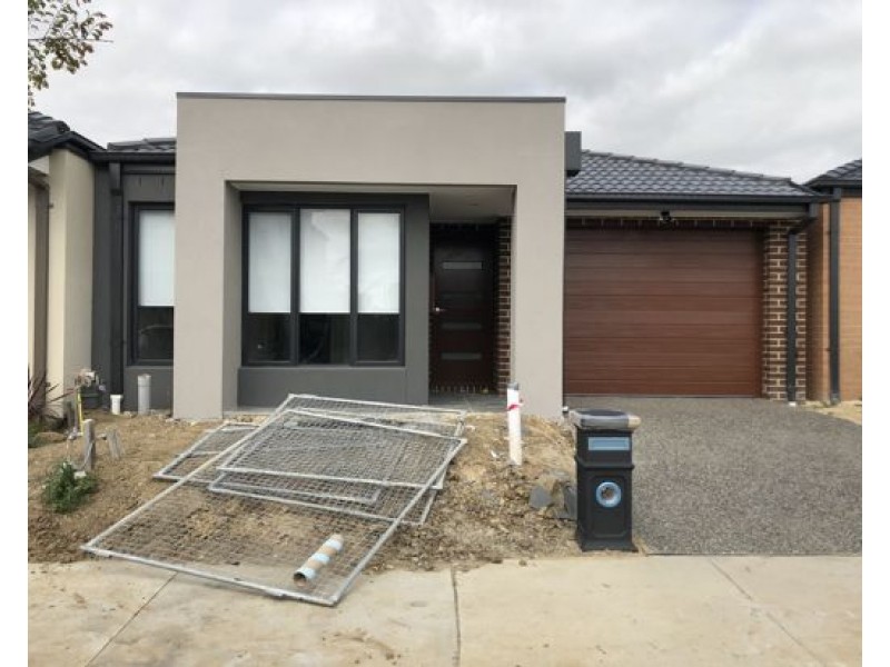 28 Colwood Avenue, Mickleham VIC 3064