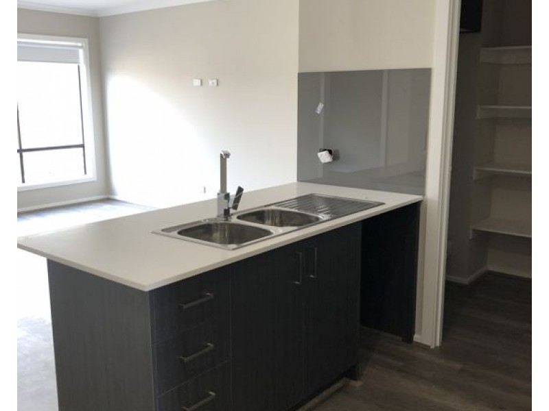 28 Colwood Avenue, Mickleham VIC 3064