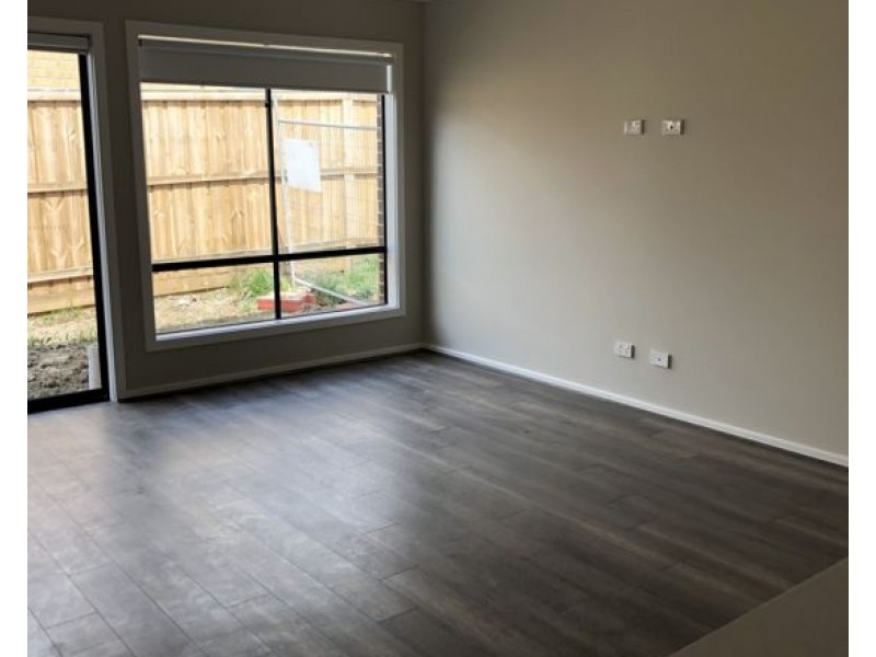 28 Colwood Avenue, Mickleham VIC 3064