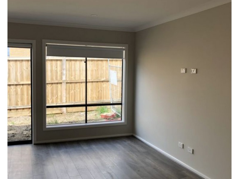 28 Colwood Avenue, Mickleham VIC 3064