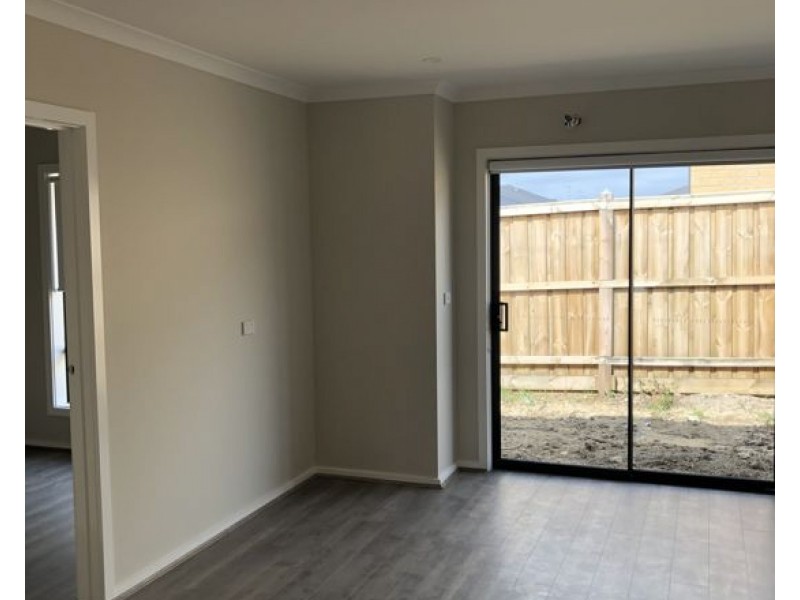 28 Colwood Avenue, Mickleham VIC 3064