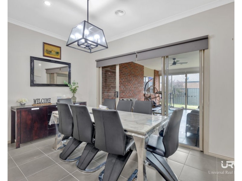 5 Rosleigh Drive, Craigieburn VIC 3064