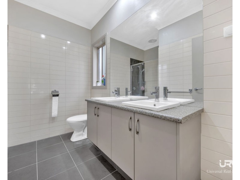 5 Rosleigh Drive, Craigieburn VIC 3064