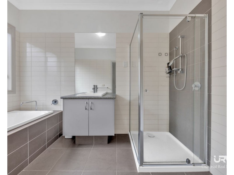 5 Rosleigh Drive, Craigieburn VIC 3064