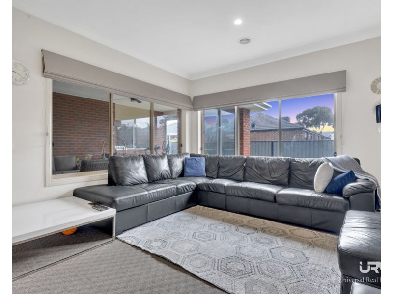 5 Rosleigh Drive, Craigieburn VIC 3064