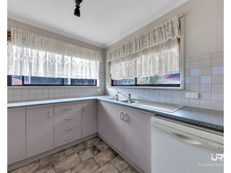 52 Langdon Crescent, Craigieburn VIC 3064