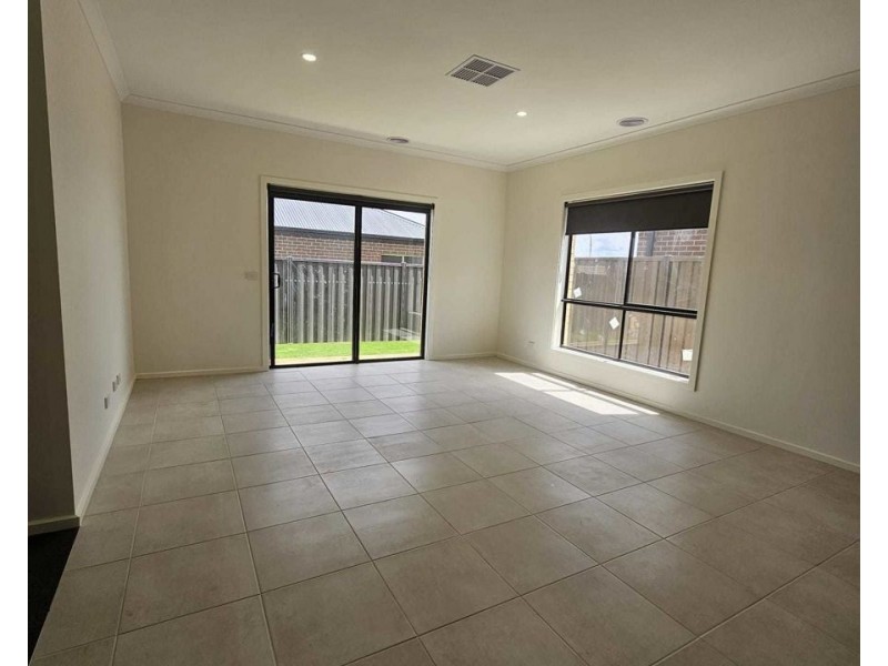 8 Cilantro Street, Kalkallo VIC 3064