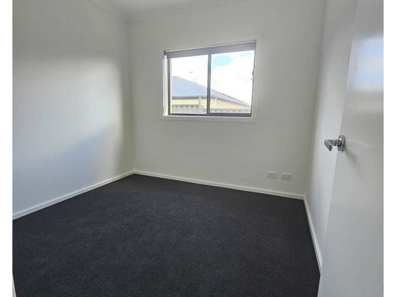 8 Cilantro Street, Kalkallo VIC 3064