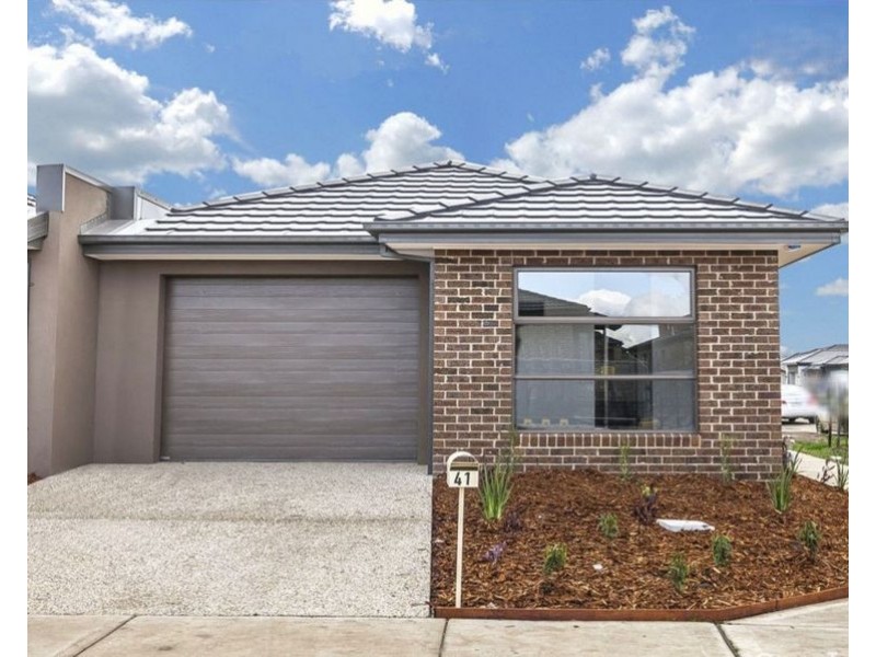 41 Highfield Drive, Mickleham VIC 3064